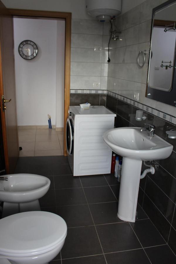 Comfy City Center Apartment شكودر المظهر الخارجي الصورة